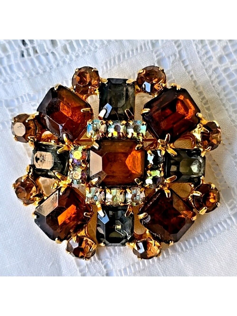 Vintage 60s Glass Rhinestones Prong Metal Pin Brooch EUC